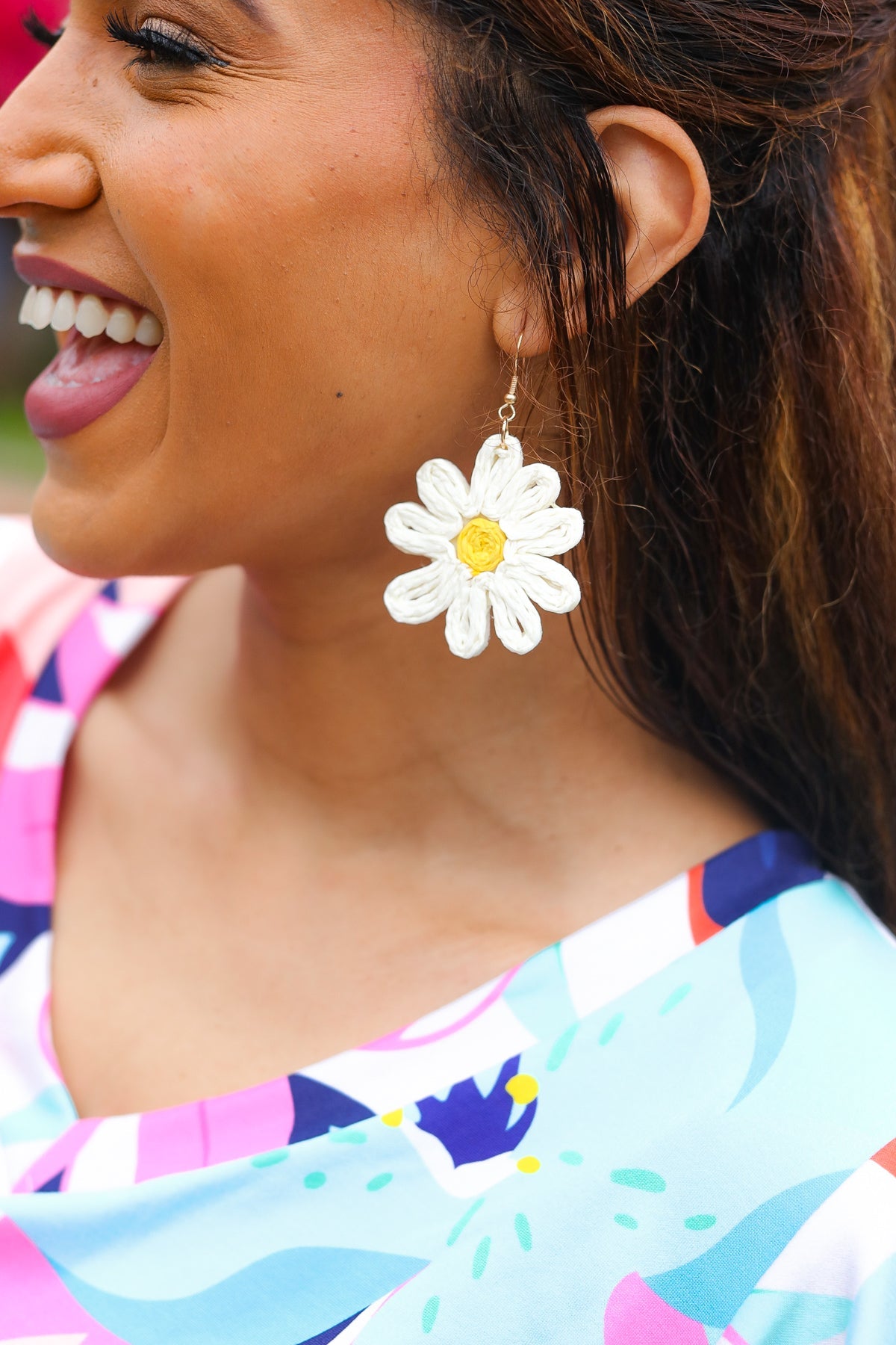 Ivory Daisy Flower Straw Dangle Earrings